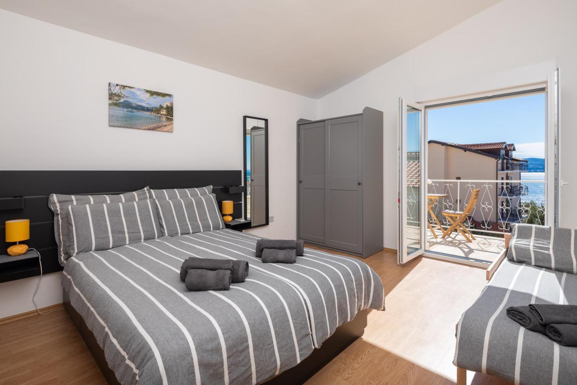 Sunshine Suites Omiš Exterior foto