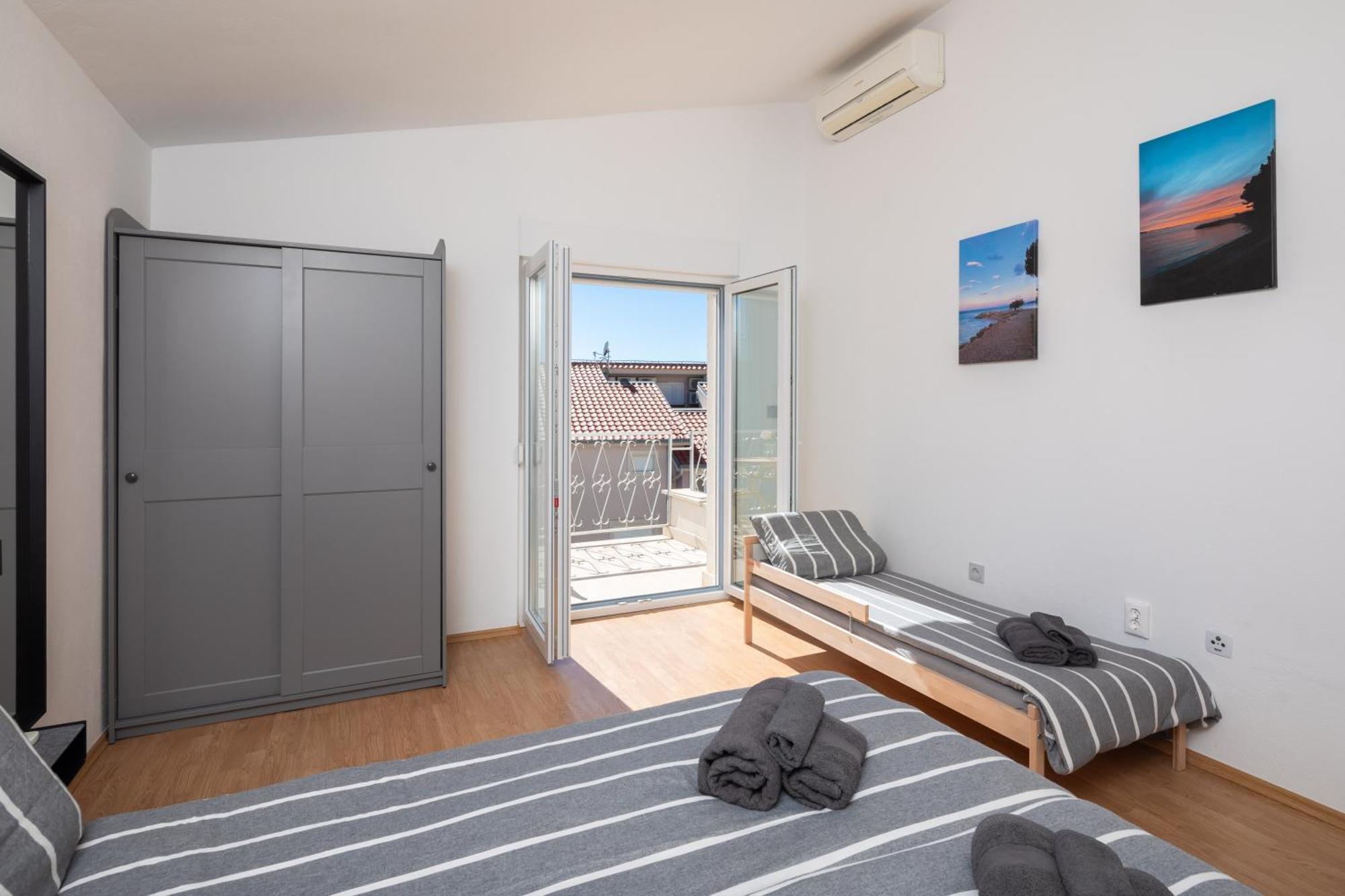 Sunshine Suites Omiš Exterior foto