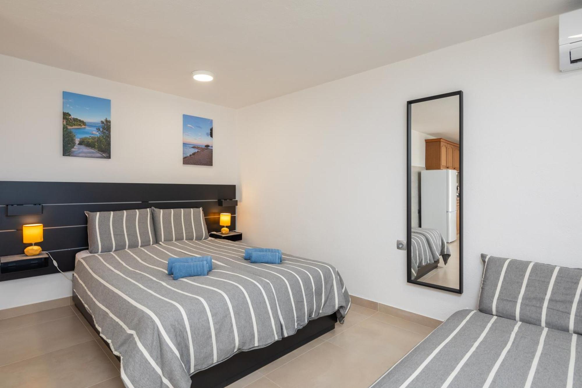 Sunshine Suites Omiš Exterior foto