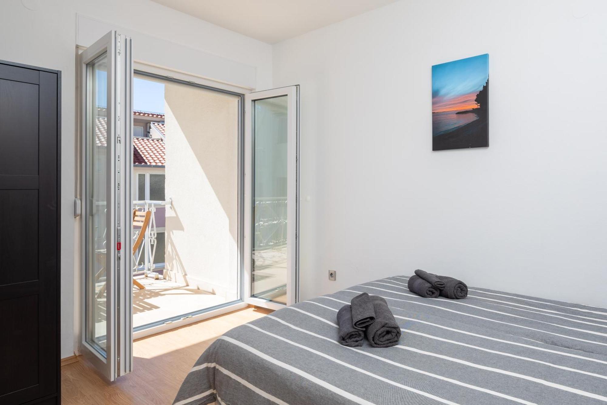 Sunshine Suites Omiš Exterior foto