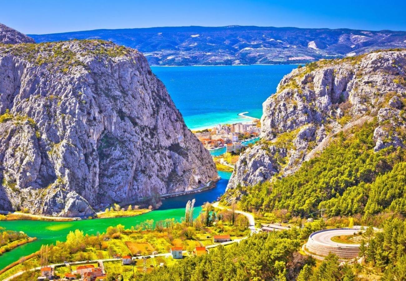Sunshine Suites Omiš Exterior foto